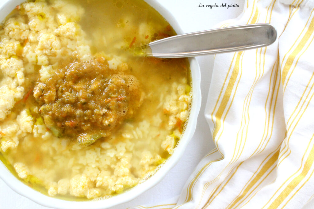 Brodo Vegetale con Uovo