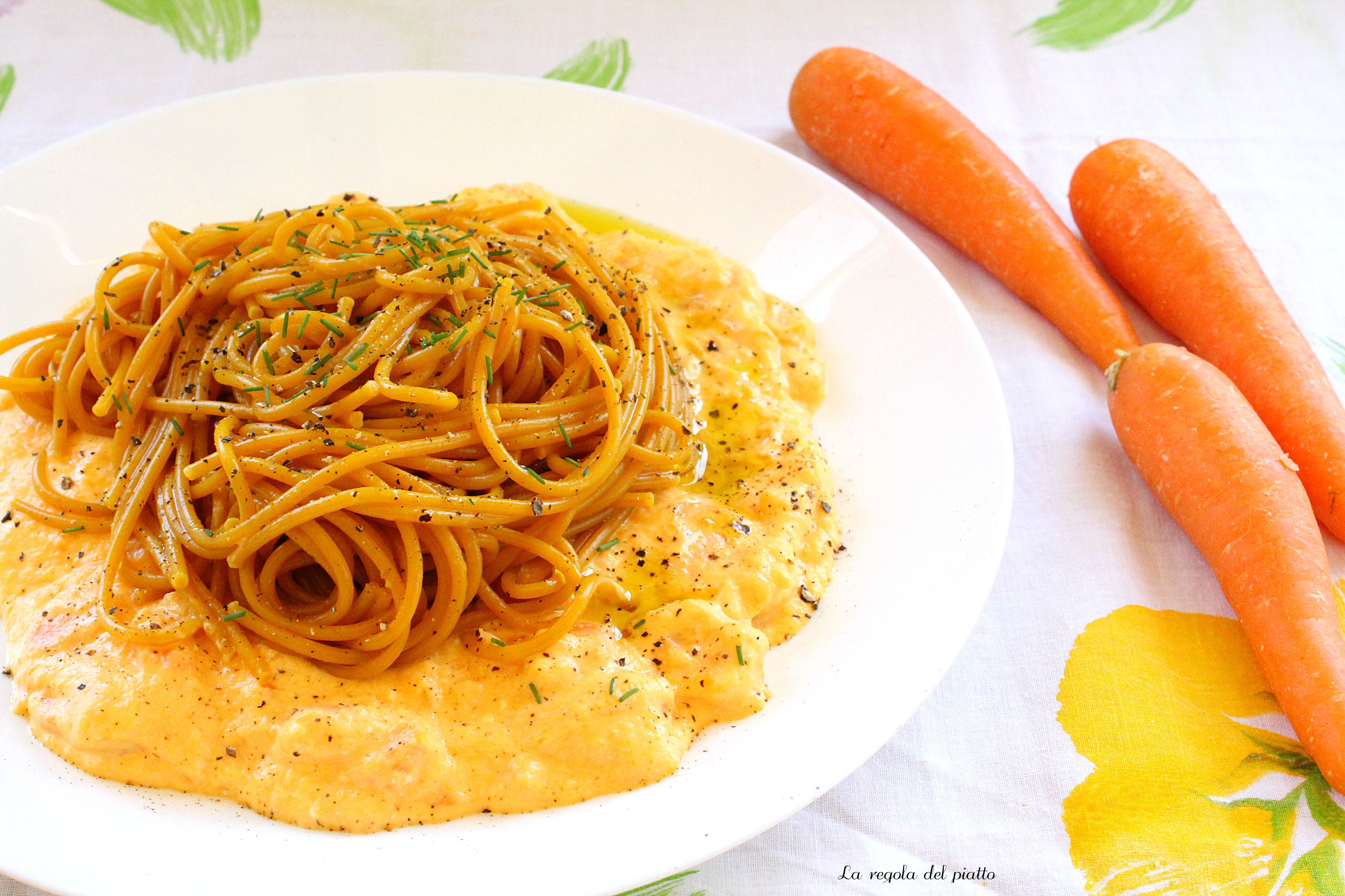 Spaghetti curcuma ed erba cipollina