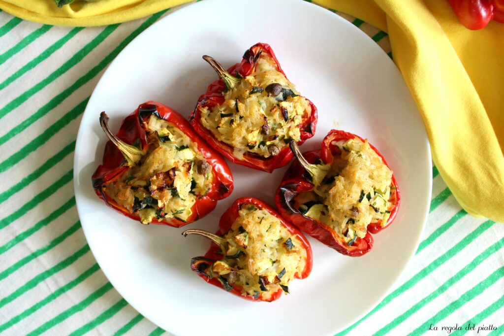 Peperoni ripieni di riso e zucchine